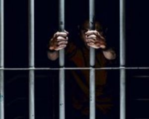 Lee más sobre el artículo ❗Una oficial de prisión es encarcelada tras descubrirse un romance con un preso (debido a un tatuaje con el número de celda)