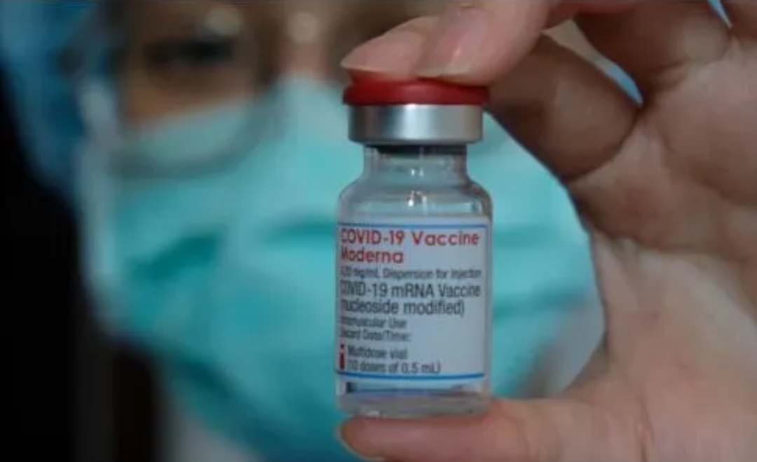 Cofepris aprueba uso de emergencia de la vacuna Moderna para COVID-19