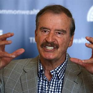 Vicente Fox se burla de la consulta popular en twitter.
