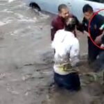 Reportan 2 muertos por inundaciones en Ecatepec; rescatan a bebé. VIDEO