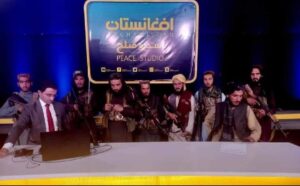 Lee más sobre el artículo Talibanes armados irrumpen en programa: “No tengan miedo” piden a la población