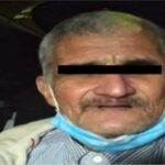 Detienen a abuelito de 82 años por robar 2 barras de chocolate; ya fue liberado