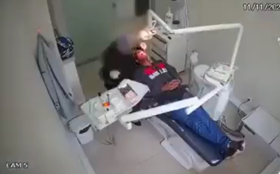Video: Paciente somete a ladrones en consultorio dental de Brasil; resultó ser policía