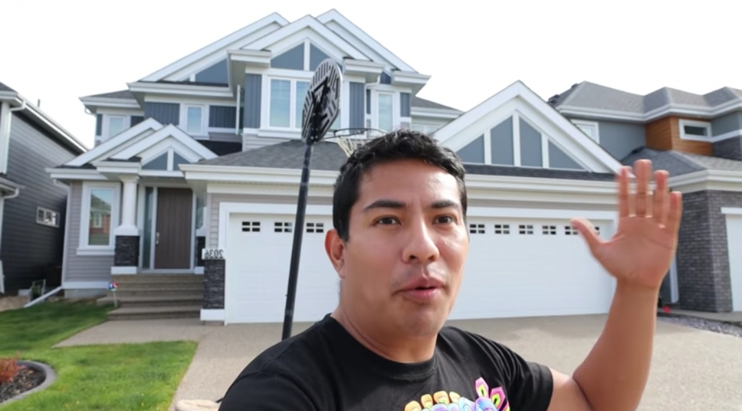 En este momento estás viendo VIDEO: Mexicano muestra la casa de lujo que compró en Canadá trabajando como albañil