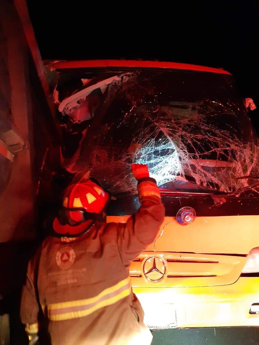 Accidente en la autopista Osiris, deja una mujer sin vida y cuatro personas de gravedad