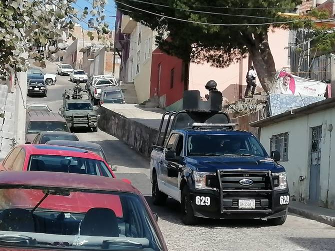 ATACAN A 2 ELEMENTOS DE LA POLICIA METROPOLITANA EN LA COLONIA LAZARO CARDENAS EN ZACATECAS.