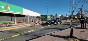 Lee más sobre el artículo Asesinan a un hombre en Villas de Guadalupe, cuando esperaba el camión que lo llevaría a su trabajo.