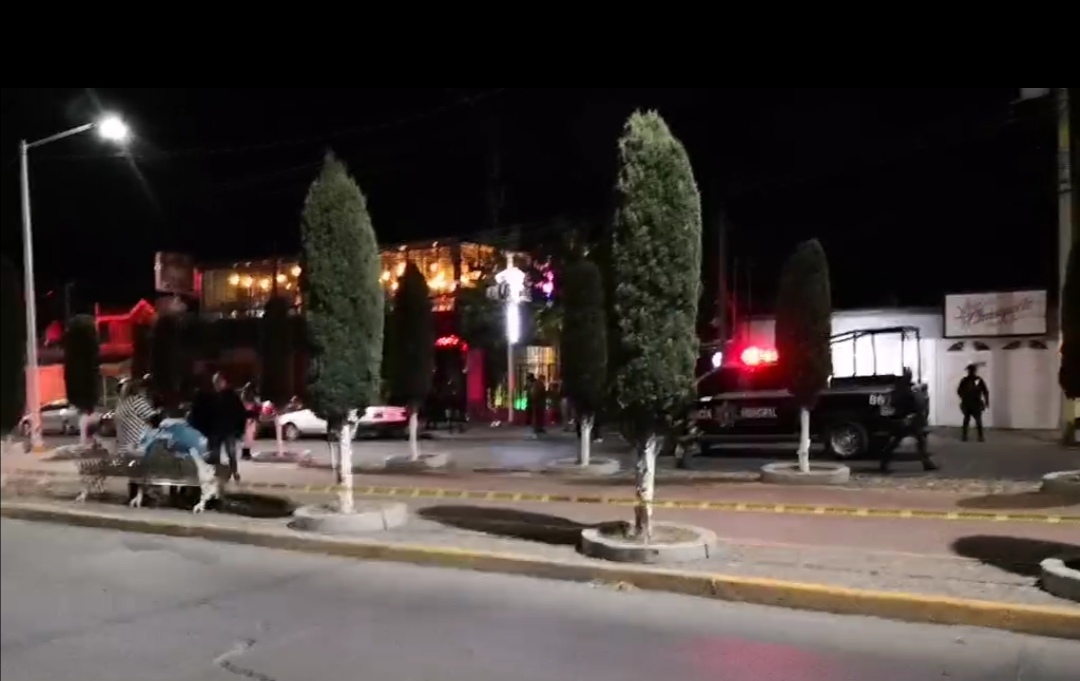 Ataque armado en un bar en Fresnillo, deja un muerto y tres heridos.