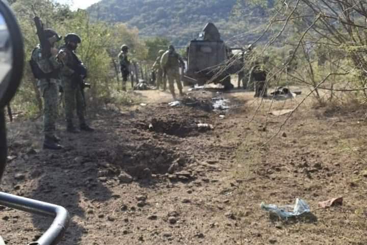 SandCat del ejército mexicano pisa una mina en Michoacán, un militar resulta lesionado