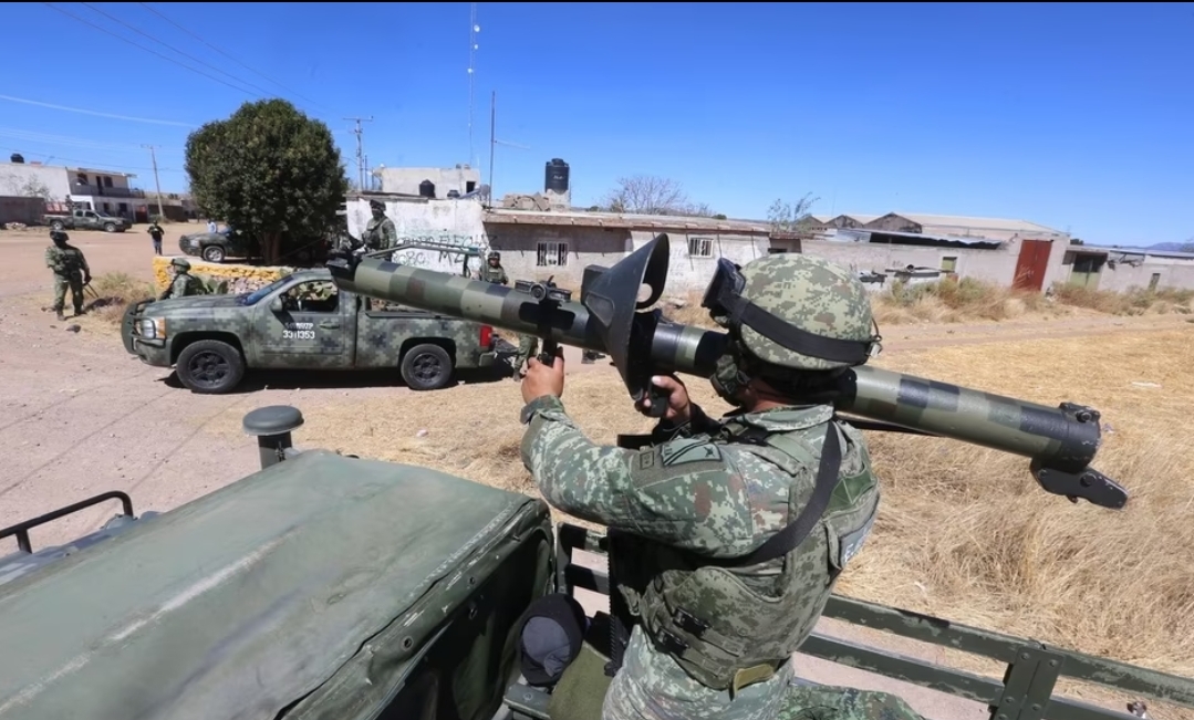 Ejército mexicano usa lanzacohetes para enfrentar al CJNG en Zacatecas