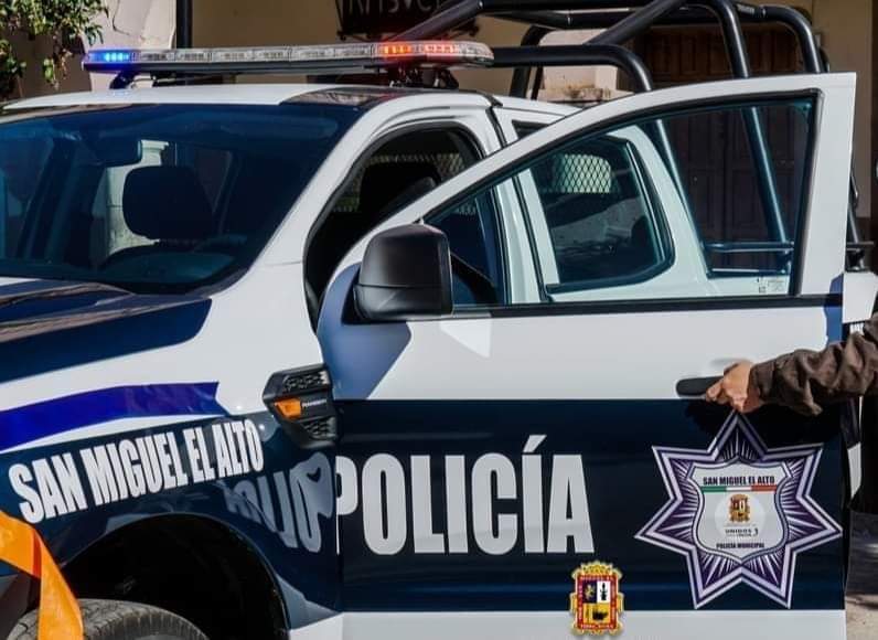 «LEVANTAN» A COMISARIO SUBDIRECTOR Y TRES POLICÍAS MAS EN SAN MIGUEL EL ALTO, JAL.