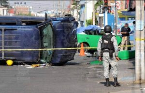 Lee más sobre el artículo Irapuato: conductor ebrio impacta a taxi cuando huía de la Policía ; mueren seis