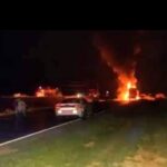 Madrugada violenta en Zacatecas: Grupo armado bloquea e incendian vehículos en carretera