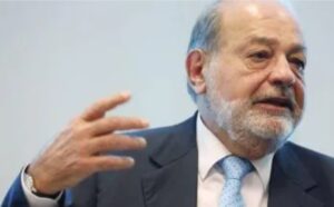 Lee más sobre el artículo Carlos Slim: «Es irreal hacer tesis y examen profesional al salir de universidad», dice el empresario
