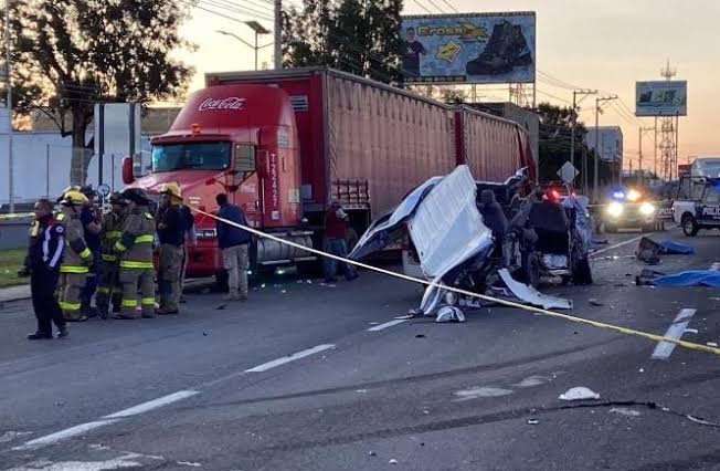 Lee más sobre el artículo Fatal accidente deja siete muertos y varios lesionados en carretera Silao, León