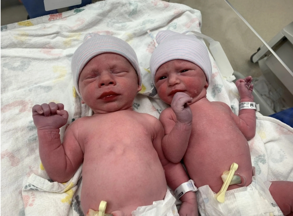 Nacen en EE.UU. gemelos de embriones congelados hace 30 años