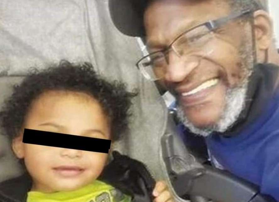 Bebé de dos años muere de hambre; su padre falleció y nadie se dio cuenta