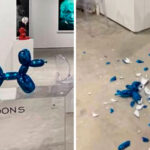 Mujer rompe una escultura de Jeff Koons de 42,000 dólares