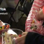 VIDEO Señora se lleva todos los dulces de una quinceañera y se vuelve viral