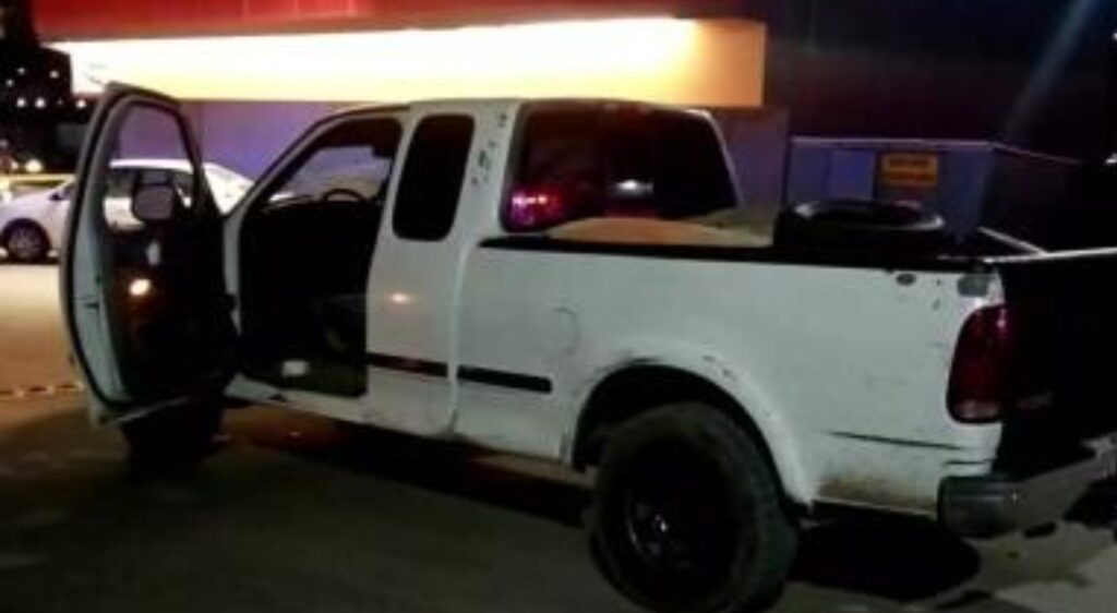 Infracción de tránsito lleva al hallazgo de 7 cadáveres ocultos en una camioneta en Tijuana