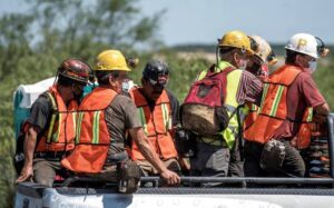 Lee más sobre el artículo Dos mineros mueren tras derrumbe de mina en Durango