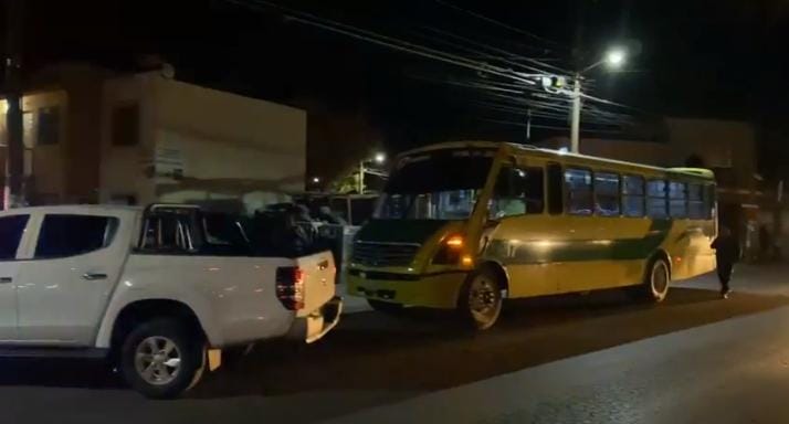 Mujer de 40 años muere de forma repentina en autobús de la ruta 17 en Guadalupe