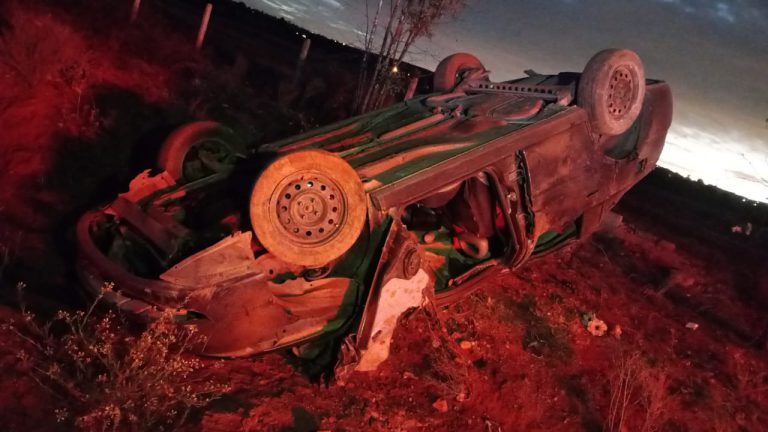 Mortal accidente en la carretera federal 45: Una mujer pierde la vida y dos hombres son trasladados al hospital